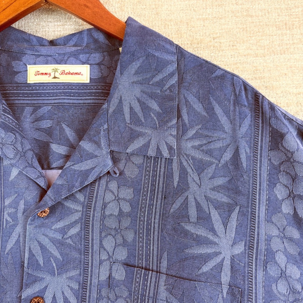 VTG Tommy Bahama Men XL Blue 100% Silk Palm Cannabis Leaf Jacquard Camp Shirt XL